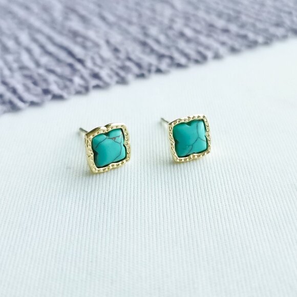 Kendra Scott Variegated Turquoise Magnesite Stud Earrings in Gold - Picture 4 of 4